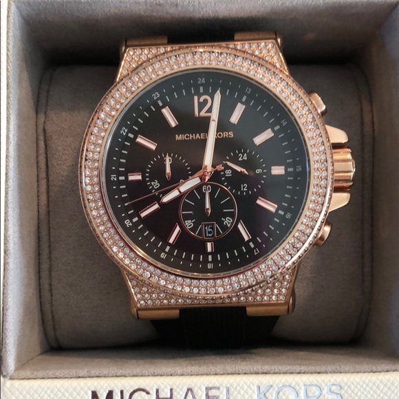 COPY - Michael Kors Rose Gold Watch - Picture 2 of 4